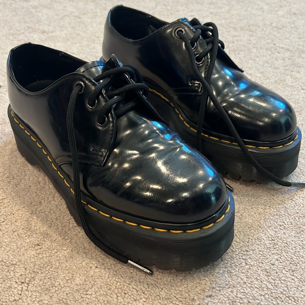Dr. Martens
1461 Quad platform Shoes